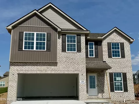 220 Clover Meadow Ln, Maryville, TN 37801