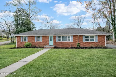 1202 Tapoco Ave, Maryville, TN 37801