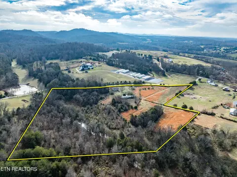 1614 Bob Young Ln, Lenoir City, TN 37772