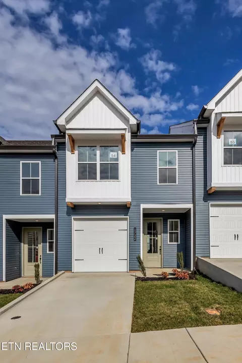 1722 Lateglow Way, Knoxville, TN 37931