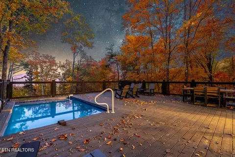 915 Stans Rd, Gatlinburg, TN 37738