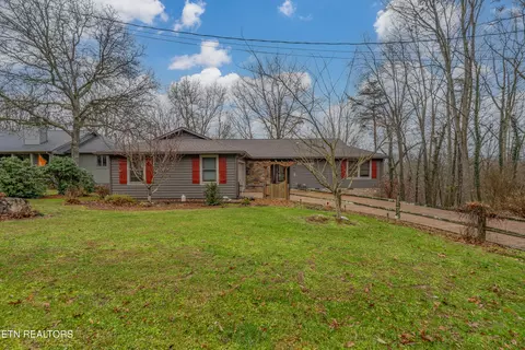 166 Canterbury Dr, Crossville, TN 38558