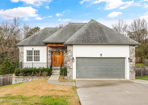 5600 Barineau Ln, Knoxville, TN 37920