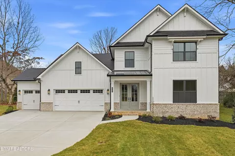 8151 Nubbin Ridge Dr, Knoxville, TN 37919