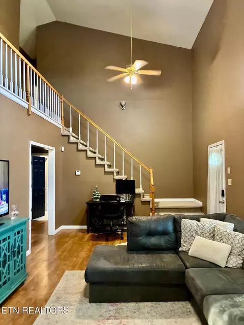 Living - 540 Monday Rd, Corryton, TN 37721 photo 1 of 2
