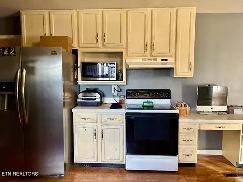 Kitchen - 540 Monday Rd, Corryton, TN 37721 photo 2 of 3