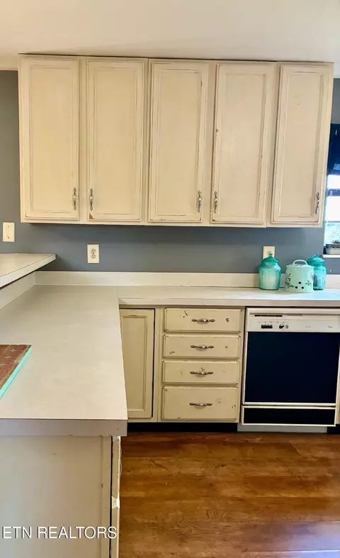Kitchen - 540 Monday Rd, Corryton, TN 37721 photo 3 of 3