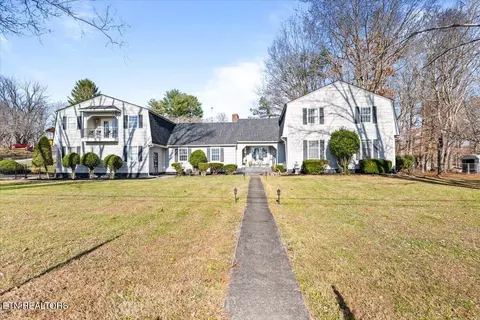 203 Golf Hill Ln, La Follette, TN 37766