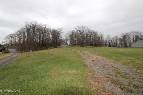 132 Walton Way, Maryville, TN 37801