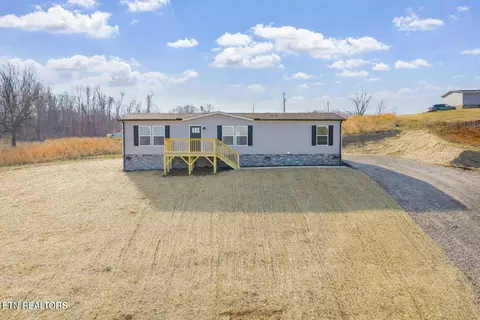 200 Laura Boling Loop Rd, Strawberry Plains, TN 37871