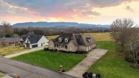 2570 Creekstone Cir, Maryville, TN 37804