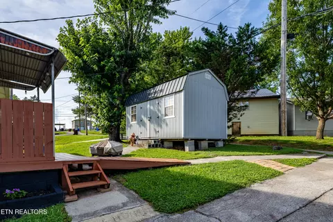 Exterior - 1240 N Wright Rd, Alcoa, TN 37701 photo 4 of 5