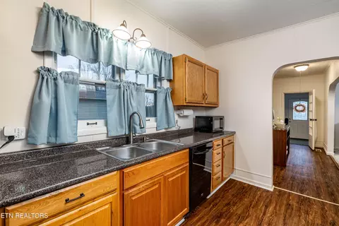 Kitchen - 1240 N Wright Rd, Alcoa, TN 37701 photo 1 of 1