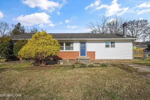 4317 Roaming Dr, Knoxville, TN 37912