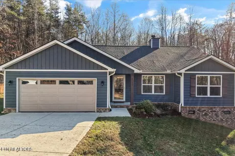 8600 Lakeland Dr, Lenoir City, TN 37772