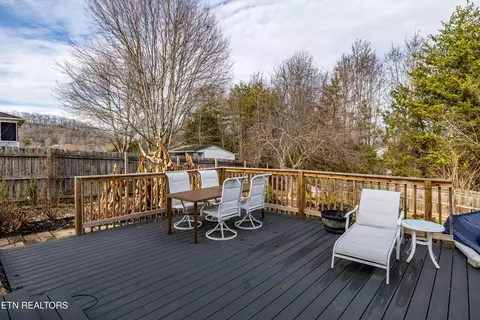Exterior - 6619 Ruby June Ln, Corryton, TN 37721 photo 6 of 8
