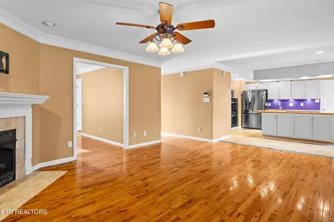 Living - 6619 Ruby June Ln, Corryton, TN 37721 photo 2 of 4