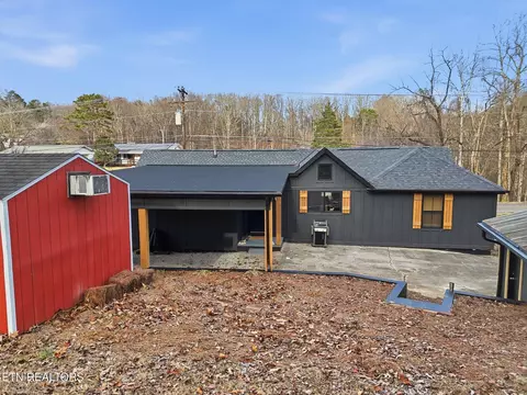 Exterior - 8523 Heiskell Rd, Powell, TN 37849 photo 4 of 5