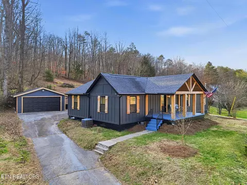 Exterior - 8523 Heiskell Rd, Powell, TN 37849 photo 2 of 5