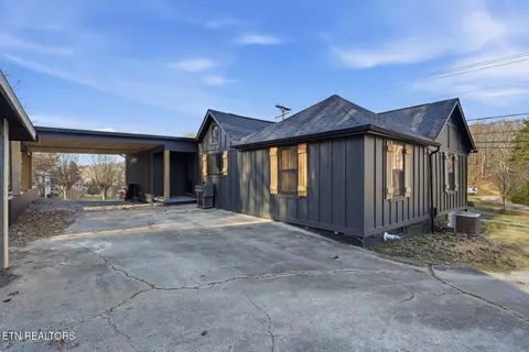 Exterior - 8523 Heiskell Rd, Powell, TN 37849 photo 5 of 5