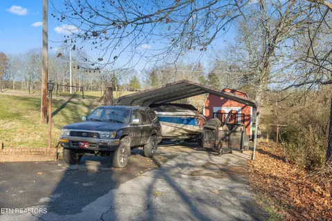 Exterior - 1088 E Wolf Valley Rd, Heiskell, TN 37754 photo 6 of 7