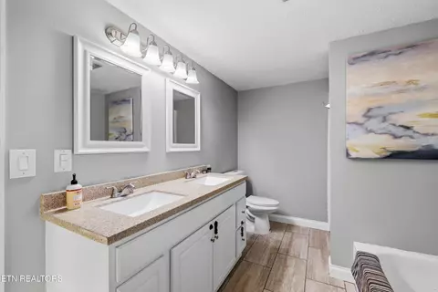 Bath - 1088 E Wolf Valley Rd, Heiskell, TN 37754 photo 1 of 2