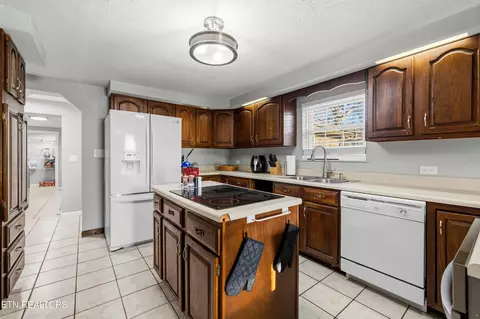 Kitchen - 1088 E Wolf Valley Rd, Heiskell, TN 37754 photo 1 of 2