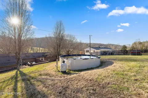 Exterior - 1088 E Wolf Valley Rd, Heiskell, TN 37754 photo 5 of 7