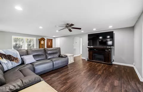 Living - 1088 E Wolf Valley Rd, Heiskell, TN 37754 photo 1 of 4