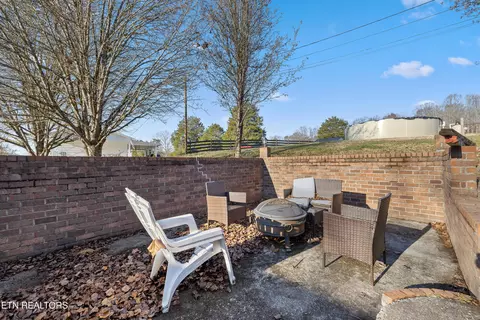 Exterior - 1088 E Wolf Valley Rd, Heiskell, TN 37754 photo 4 of 7
