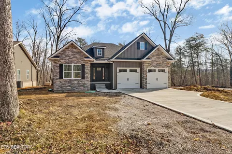 102 Amherst Dr, Crossville, TN 38558