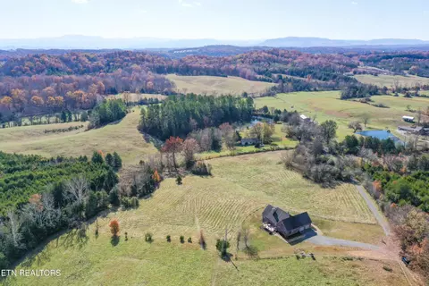 430 Basswood Ln, Kodak, TN 37764
