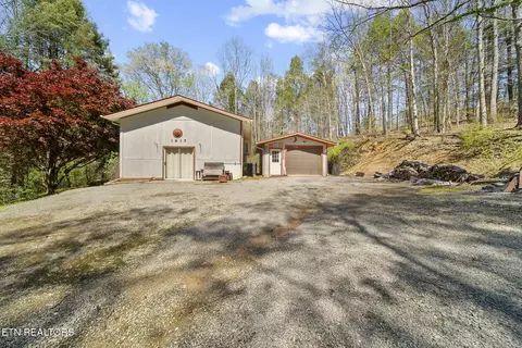 1615 Upper Middle Creek Rd, Sevierville, TN 37876