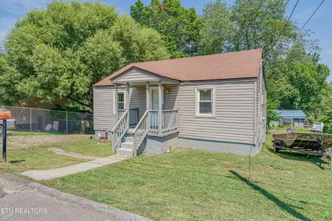 1013 E Dr, Knoxville, TN 37920