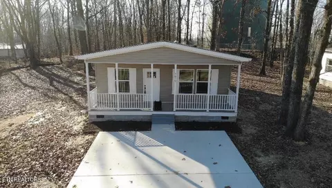 1619 Scenic Dr, Athens, TN 37303