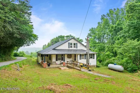 138 Bethlehem Ln, La Follette, TN 37766