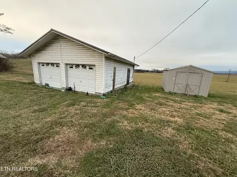 Exterior - 224 Walnut Hill Ln, Ewing, VA 24248 photo 5 of 7