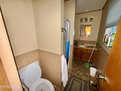 Bath - 224 Walnut Hill Ln, Ewing, VA 24248 photo 2 of 2