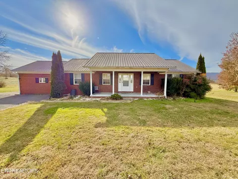 224 Walnut Hill Ln, Ewing, VA 24248