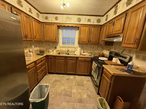Kitchen - 224 Walnut Hill Ln, Ewing, VA 24248 photo 1 of 3