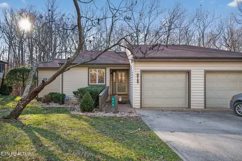 315 Lake Catherine Cir, Crossville, TN 38558
