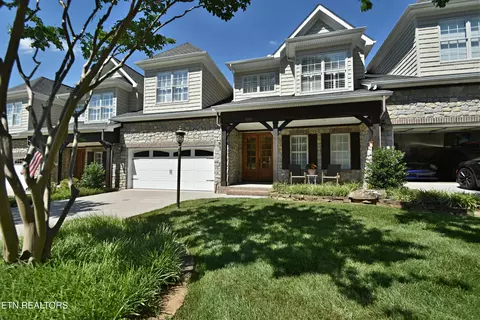10111 Autumn Valley Ln, Knoxville, TN 37922