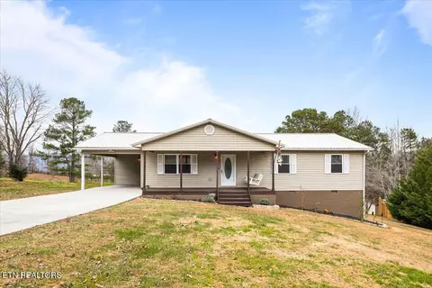 451 Hollifield Dr, Jacksboro, TN 37757