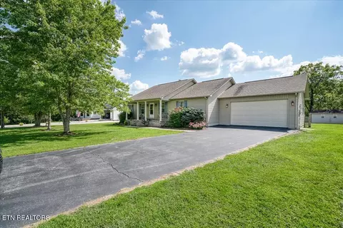 104 Lakyn Dr, Crossville, TN 38571