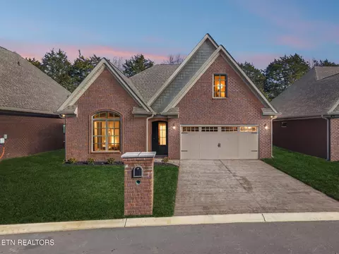219 Lake View Pt, Englewood, TN 37329