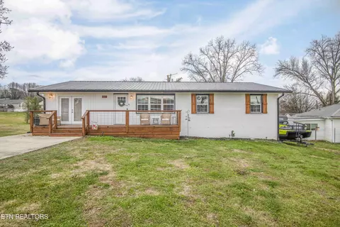 102 Hickory Ln, Sweetwater, TN 37874