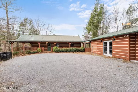 3859 Warden Branch Ln, Gatlinburg, TN 37738