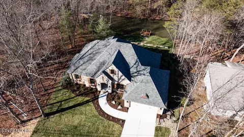 135 Hedgewood Pt, Crossville, TN 38558