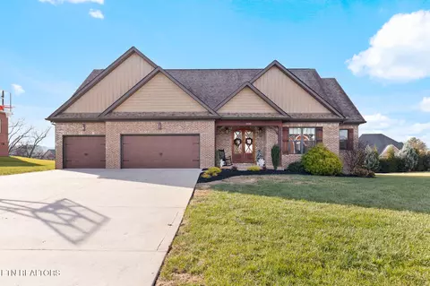 1632 Cascading Falls Ln, Sevierville, TN 37876