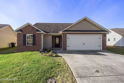 8033 Cambridge Reserve Dr, Knoxville, TN 37924